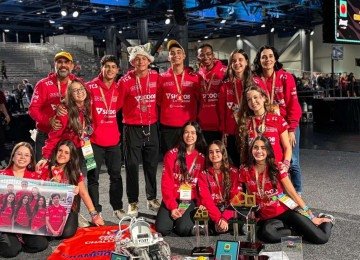 A equipe mineira Amigos Drois conquistou um título inédito para o Brasil -  (crédito: Amigos Droids/Divulgação)
