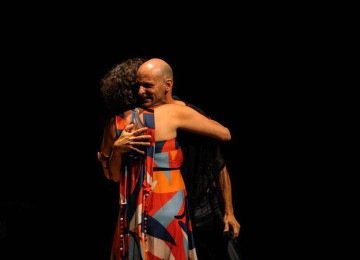 Marcelo Veronez foi o convidado de Patricia Ahmaral para a interpretação de 'Divino maravilhoso' -  (crédito: Sâmara Oliveira/Divulgação )