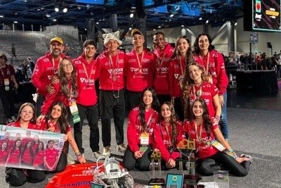 A equipe mineira Amigos Drois conquistou um título inédito para o Brasil -  (crédito: Amigos Droids/Divulgação)
