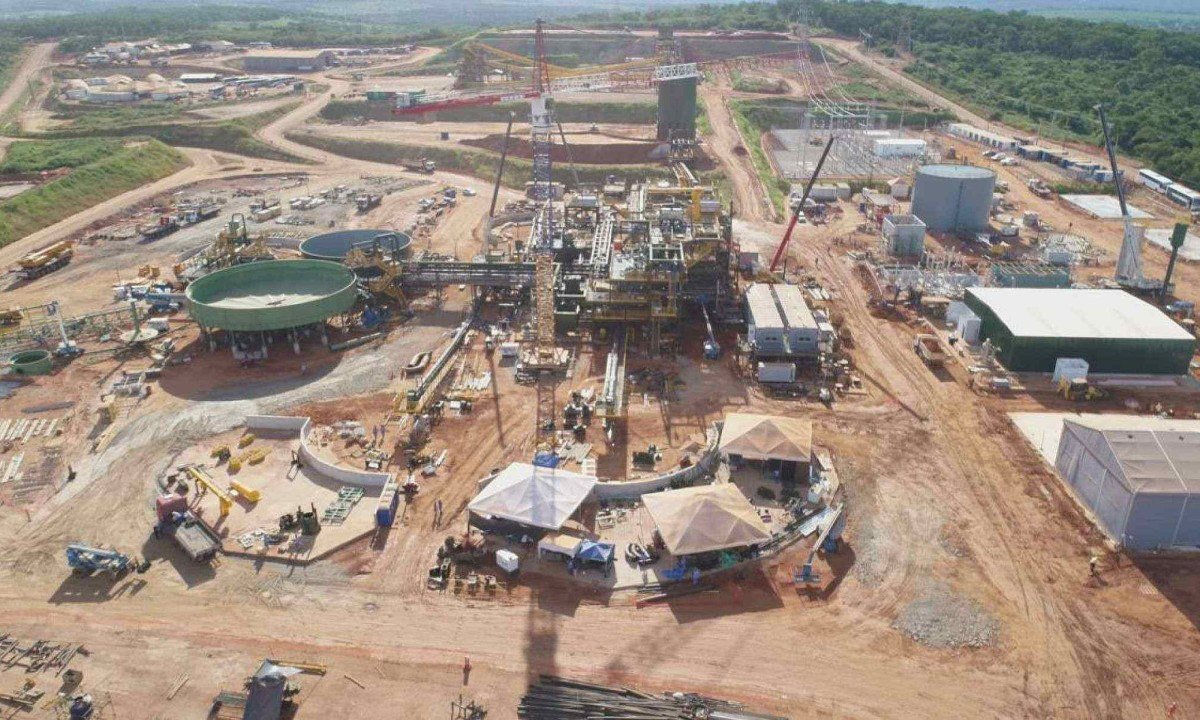 A planta de beneficiamento para extra&ccedil;&atilde;o de min&eacute;rio de l&iacute;tio pela Minera&ccedil;&atilde;o Sigma entre Ara&ccedil;ua&iacute; e Itinga, no Vale do Rio Jequitinhonha