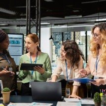 TOTVS realiza evento online sobre carreira feminina em tech -  Shutterstock