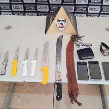 Suspeito de jogar ex do Rola-Moça tinha diversas facas no carro - PMMG/Divulgação