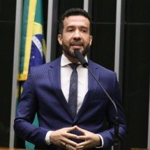 Janones propõe emenda com escala 6x1 para deputados e senadores  - Kayo Magalh&atilde;es/C&acirc;mara dos Deputados