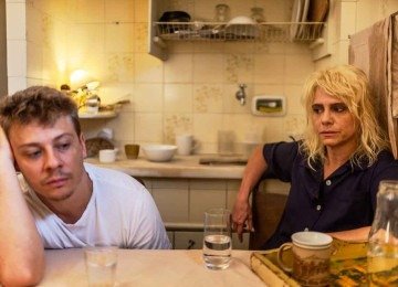Tiago Martelli e Malu Galli protagonizam 'Mulher em fuga', pe&ccedil;a baseada em livros do franc&ecirc;s &Eacute;douard Louis que dialogam com o Brasil -  (crédito: Jo&atilde;o Pacca/Divulga&ccedil;&atilde;o)