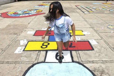 Aplicativo reúne informações sobre crianças e adolescentes com mais dificuldades de conseguir uma família adotiva -  (crédito: Marcelo Camargo/Agência Brasil)