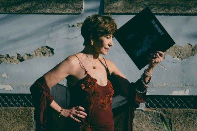 Disco 'Queria apenas que você soubesse', de Sandra Pêra, traz 12 canções de Gonzaguinha, com participações de Simone e das Frenéticas Dhu Moraes e Regina Chaves
 -  (crédito: Ana Alexandrino/Divulgação)