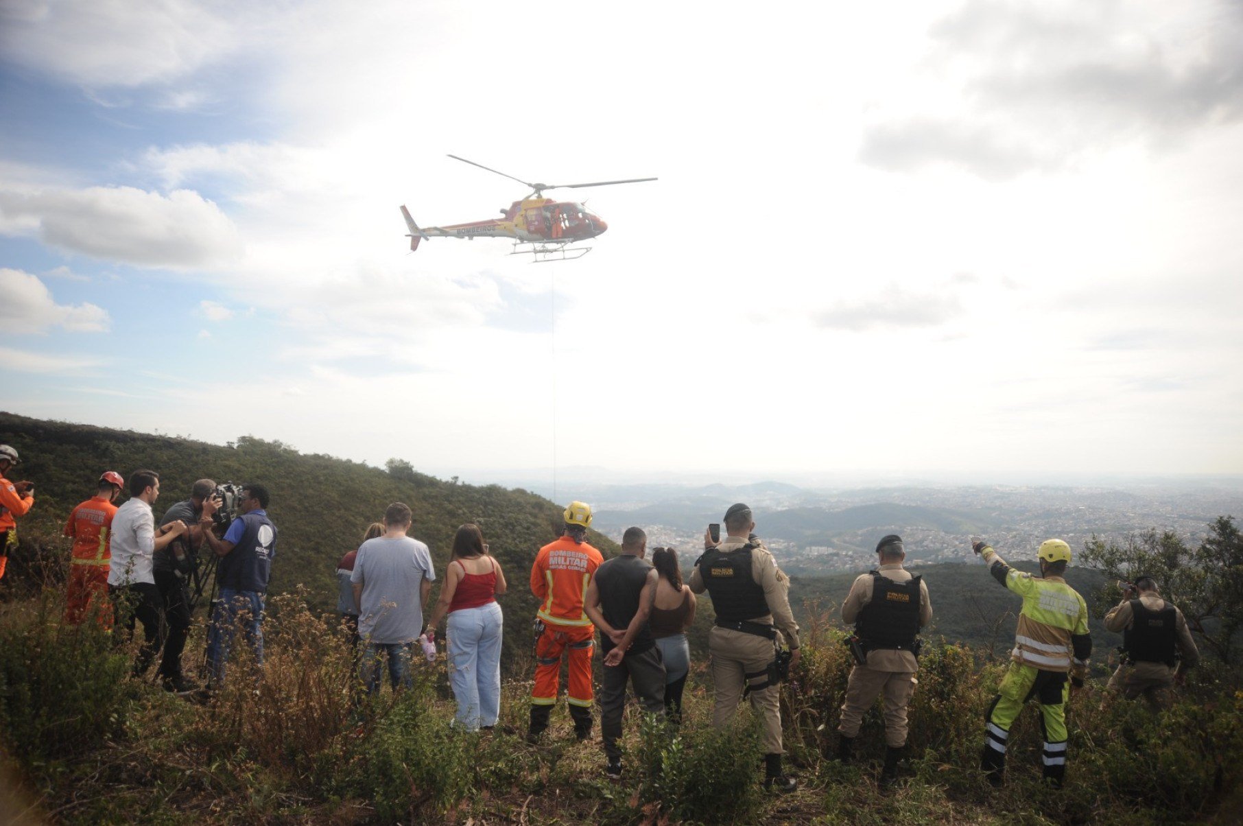 Resgate de Ana Cláudia da Silva Souza, de 41 anos, vítima de tentativa de feminicídio. Ex-companheiro, suspeito de agredir e jogar ela da Serra do Rola-Moça, na Grande BH, foi preso
