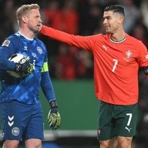 Campeão inglês, filho de goleiro lendário encerra a carreira aos 39 anos após grave lesão - No Ataque Internacional