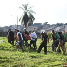 Família e amigos se despedem de jovem morta em cirurgia plástica em BH - Gladyston Rodrigues/EM/D.A. Press