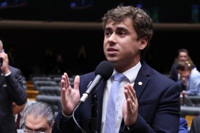 Deputado federal mais votado da história de Minas, Nikolas Ferreira votou contra o fim da escala 6x1 -  (crédito: Bruno Spada/Câmara dos Deputados)