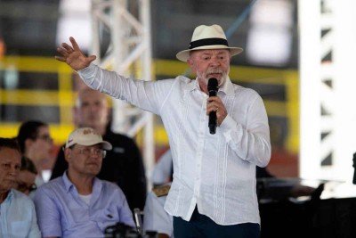 Foram cinco meses de tempo perdido com a insistência de Lula com Pacheco -  (crédito: Michael Dantas/AFP)