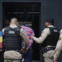 Suspeito de jogar tijolo em carro e atingir mulher vai a júri popular  - Alexandre Guzanshe/EM/D.A Press