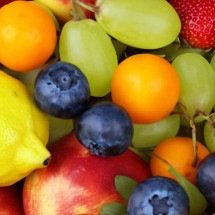 O que torna o açúcar presente nas frutas menos prejudicial à saúde do que o encontrado em ultraprocessados - Portal Giro 10