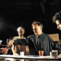 Coletivo Vende Peixe-se cai na rede e estreia no palco - Liliane Pelegrini/Divulgação