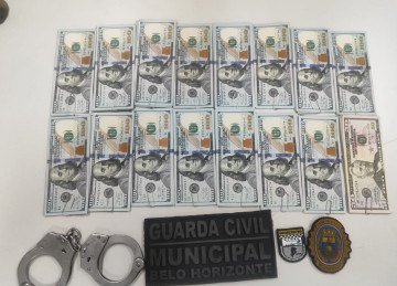 Durante a negociação da retroescavadeira, a bolsa com os valores foi levada -  (crédito: Guarda Civil/Reprodução)