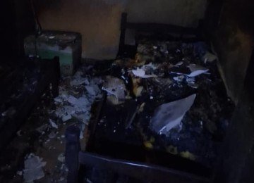 O quarto do jovem foi o foco do incêndio, infelizmente ele não conseguiu sair do local -  (crédito: Corpo de Bombeiros/Divugação)