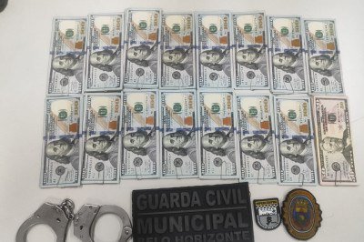 Durante a negociação da retroescavadeira, a bolsa com os valores foi levada -  (crédito: Guarda Civil/Reprodução)