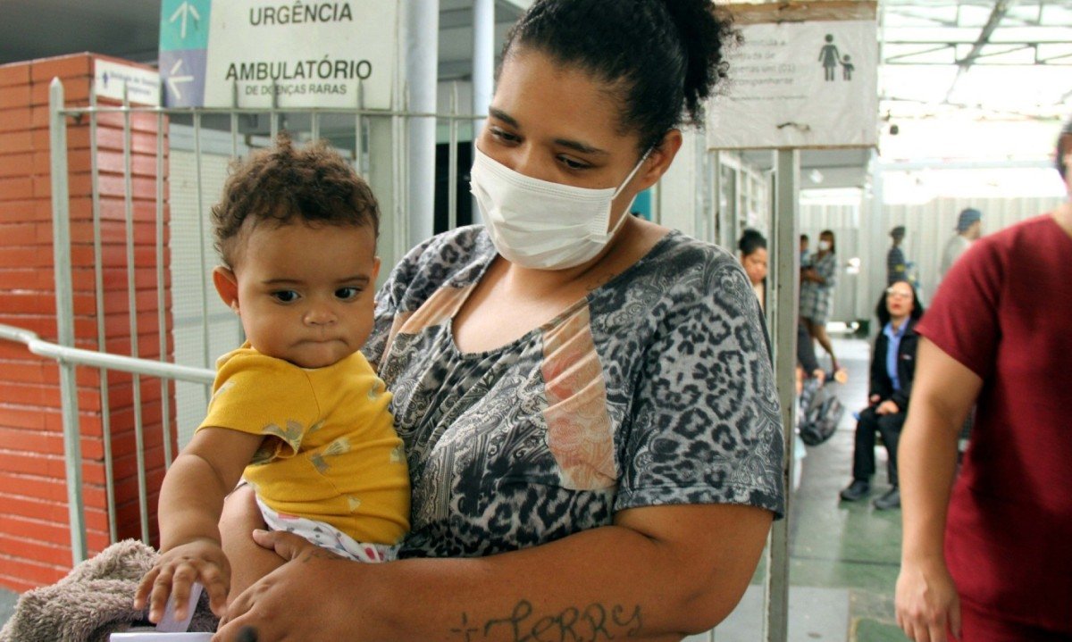 Setor de urg&ecirc;ncia do Hospital Infantil Jo&atilde;o Paulo II, que abriu sete novos leitos de UTI e 19 leitos de enfermaria para atender o aumento da procura por atendimento 