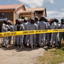 Oito estudantes são detidas por incêndio que matou 16 alunas em escola - SIMON MAINA / AFP