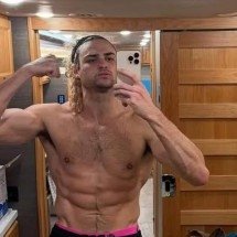 Veja como Noah Centineo transformou o corpo para interpretar Rambo - Tupi