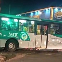 MG: idosa de 74 anos tem fratura exposta após ser atropelada por ônibus - Redes sociais/Reprodução