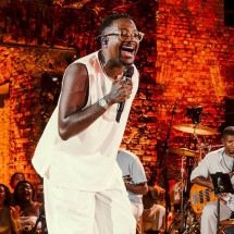 Mumuzinho transforma cartão-postal do Rio em palco de 'Simples Assim' - Brunini