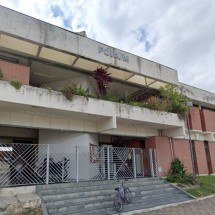 Policial que teve dedo amputado por mordida de adolescente é indenizado - Google Street View / Reprodução