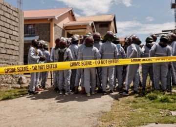 Polícia investiga suspeita de incêndio criminoso em colégio interno e aponta adolescentes como 'pessoas de interesse' no caso
       -  (crédito: SIMON MAINA / AFP)