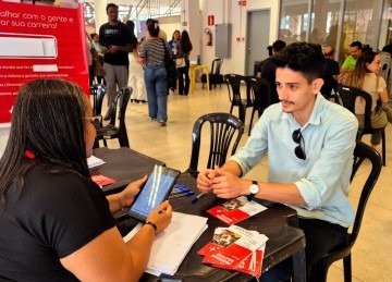 Felipe Santos Barbosa busca uma nova oportunidade de emprego em Belo Horizonte -  (crédito: Jair Amaral/Em/D.A Press)