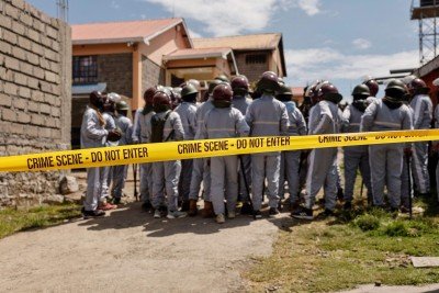 Polícia investiga suspeita de incêndio criminoso em colégio interno e aponta adolescentes como 'pessoas de interesse' no caso
       -  (crédito: SIMON MAINA / AFP)