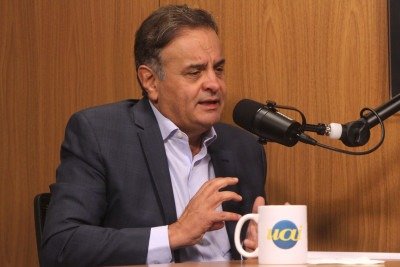 Aécio Neves recebe apoio de tucanos no Ceará       -  (crédito: Jair Amaral/EM/D.A Press)