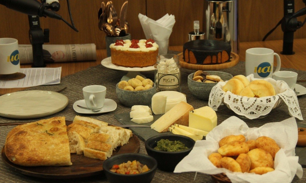 Como bons mineiros, recebemos Roberta Sudbrack com mesa farta e uma sele&ccedil;&atilde;o de produtos do nosso estado