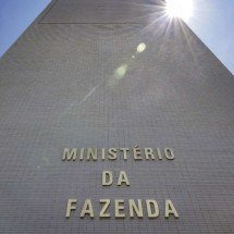 Defesa e Cidades lideram bloqueios no Orçamento de 2026 - Foto: Rafa Neddermeyer/Agência Brasil
