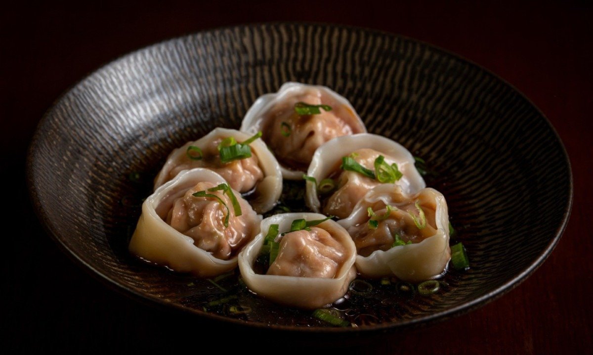 Mul-Mandu Kimchi: massa recheada com kimchi, carne su&iacute;na e tofu