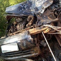 BR-146: acidente entre carro e carreta deixa ferido em estado grave