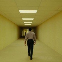 'Backrooms', filme de terror saído da internet, vira fenômeno mundial - A24/ Divulgação