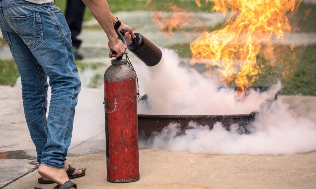 Incêndio em casa: 7 erros comuns que você pode estar cometendo agora - Freepik