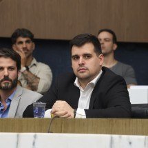 Marcelo Aro é vaiado durante homenagem a Flávio Bolsonaro na Câmara de BH - Marcos Vieira/EM/D.A.Press