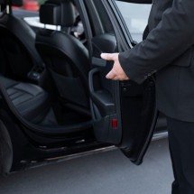 Transporte executivo blindado cresce no Brasil - DINO