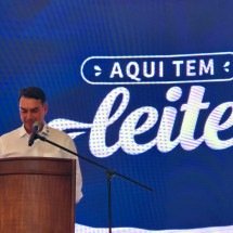 Flávio Bolsonaro diz a Caiado e Zema que ainda vão tomar ‘muita pedrada’ - Jair Amaral/EM/D.A Press
