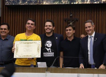 Nikolas diz que direita é mais 'cheirosa' durante homenagem a Flávio Bolsonaro em BH -  (crédito: Marcos Vieira/EM/D.A/Press)