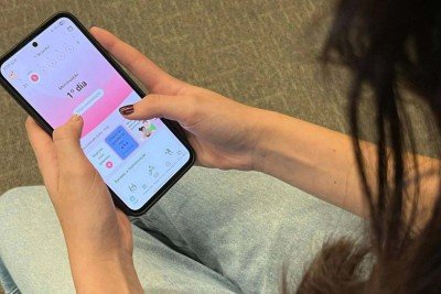 Usuárias de aplicativos que acompanham ciclo menstrual, como o Flo Health, dizem receber anúncios direcionados  -  (crédito: Maria Clara Prudêncio/Folhapress)