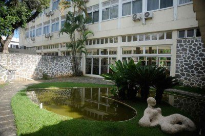 O Hotel Cataguases, localizado na área central da cidade, 
foi tombado e é um dos ícones do modernismo na região -  (crédito: Alexandre Guzanshe/EM/D.A Press)