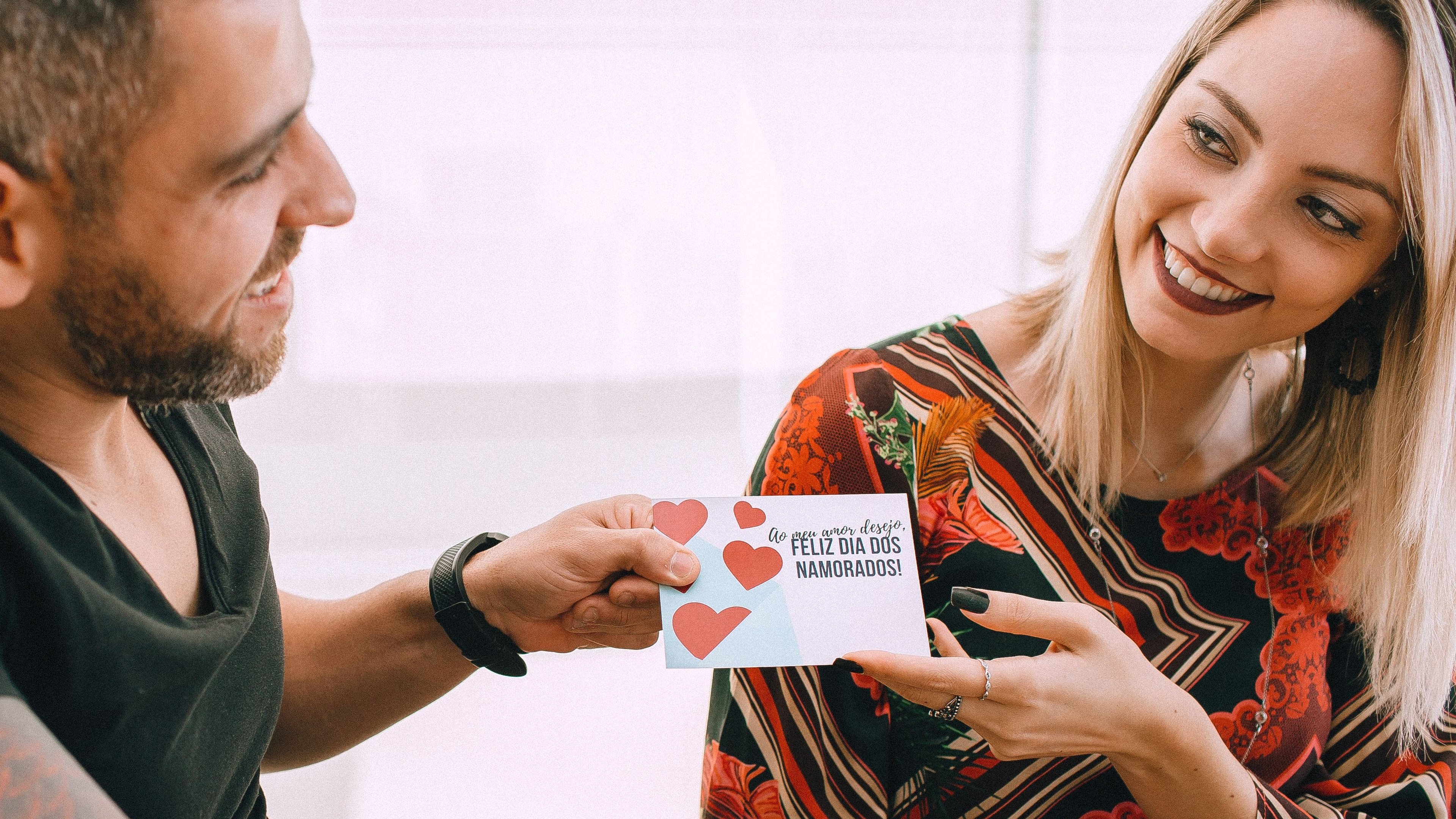 Dia dos Namorados: 5 ideias de presentes para surpreender - Pexels/ Helena Lopes