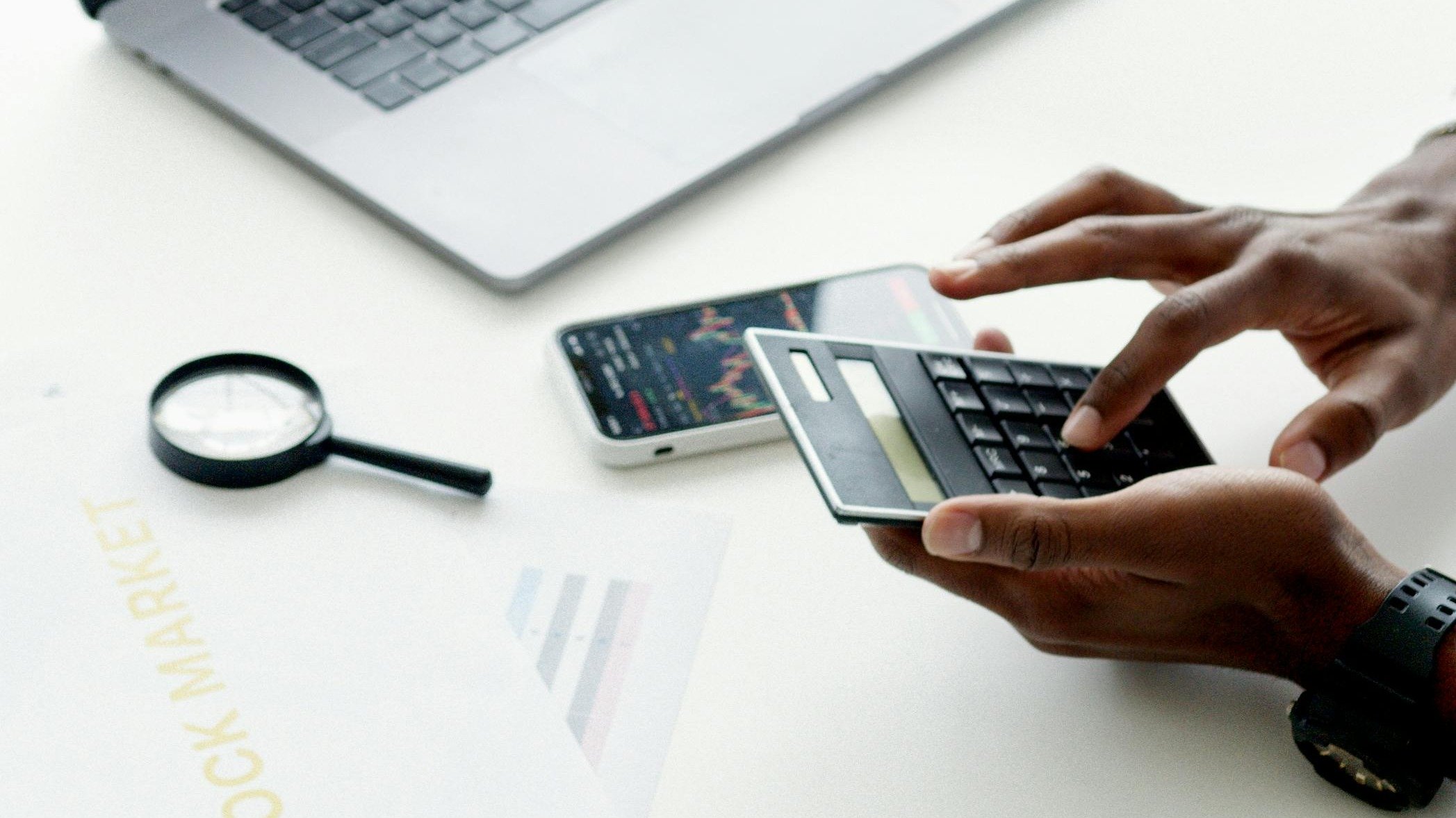 A aten&ccedil;&atilde;o com transa&ccedil;&otilde;es e informa&ccedil;&otilde;es financeiras &eacute; essencial para se proteger de golpes envolvendo a Receita Federal. -  (crédito: Pexels)