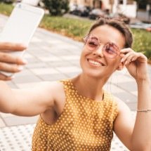 Necessidade permanente de performar felicidade tem impactos na saúde mental - halayalex/Magnific