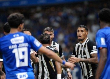 Cruzeiro e Atlético, que se enfrentaram no turno da Série A, no Mineirão, permanecem vivos nas competições nacionais e sul-americanas -  (crédito: Alexandre Guzanshe/EM/D.A.Press.Brasil)