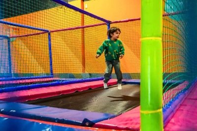 Áreas kids em restaurantes, salões de beleza e academia vêm ganhando espaço -  (crédito: FreePik)