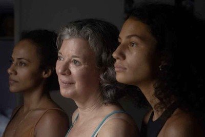 Deborah (Naruna Costa), Dolores (Carla Ribas) e Duda (Ariane Aparecida) levam sonhos adiante, desafiando os limites impostos pela realidade  -  (crédito: Joana Luz/divulgação)