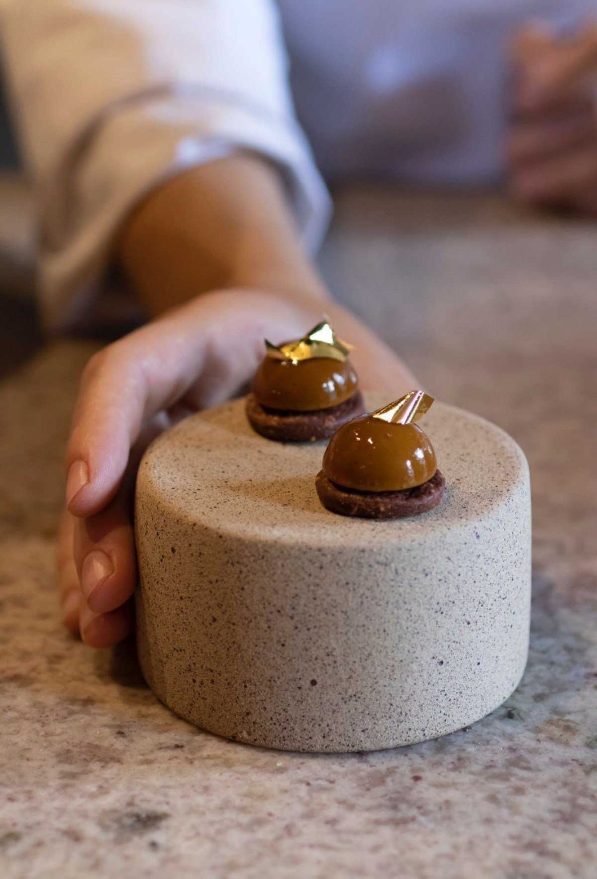 No Righi Gastronomia, a receita tamb&eacute;m pode ser salgada, com cacau, mousse de pat&ecirc; de f&iacute;gado e gla&ccedil;agem de demi-glace 